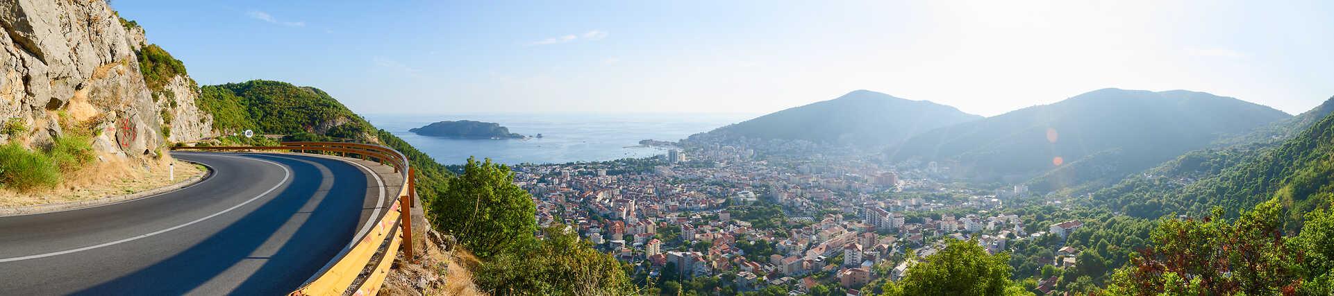 Adriaküste in Montenegro, ideal für Mietwagenreisen.