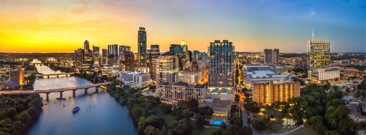 Die Skyline von Austin am Abend