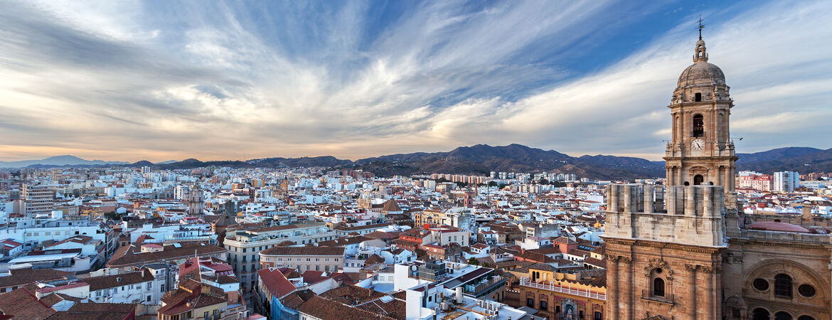 Blick über die spanische Stadt Málaga