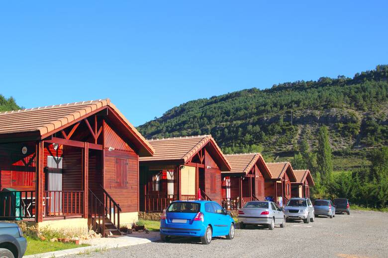 Bungalows in Spanien auf einem Campingplatz