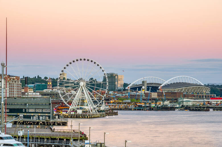 Seattle Waterfront mit dem Riesenrad