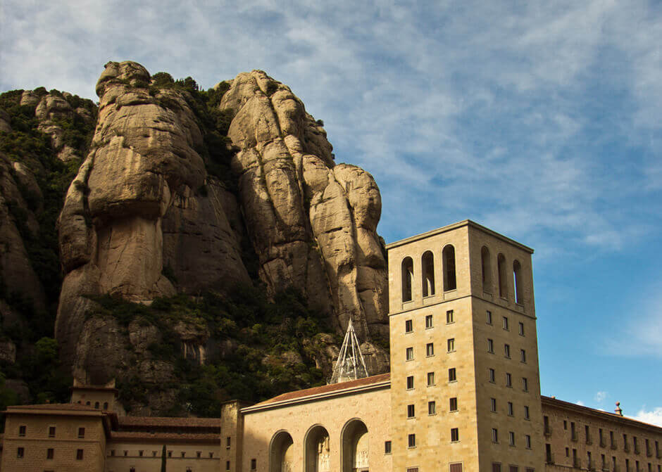 Berge und Häuser in Montserrat