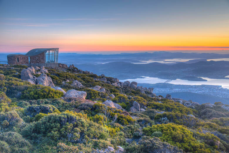 Blick vom Mount Wellington auf die Stadt Hobart