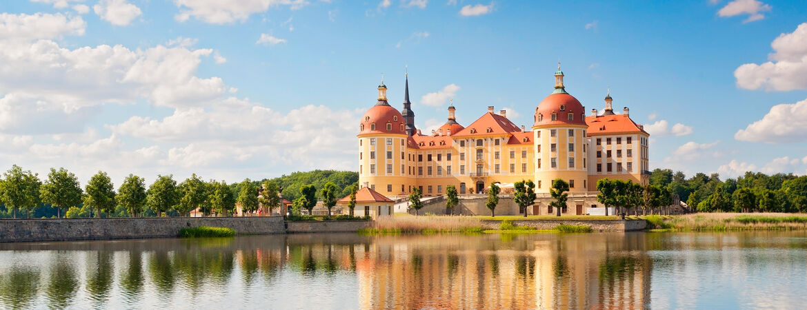 Schloss Moritzburg an einem sonnigen Tag