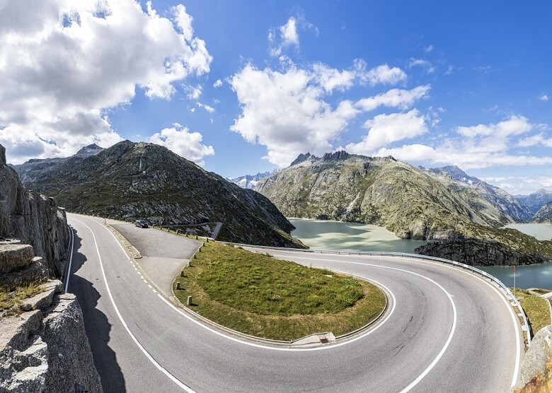 Passstraße zum Grimsel im Berner Oberland in der Schweiz