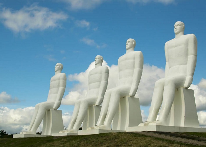 Die Skulpturengruppe "Der Mensch am Meer" in Esbjerg