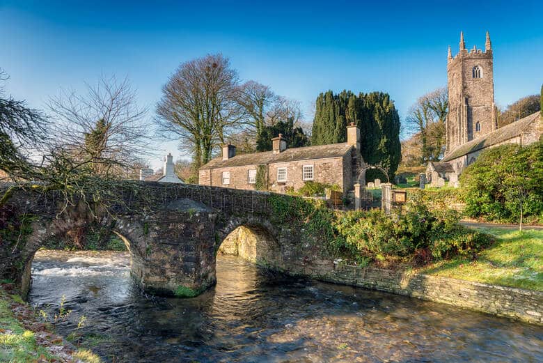 Kleiner Fluss in der Hochmoorlandschaft  Bodmin in Cornwall