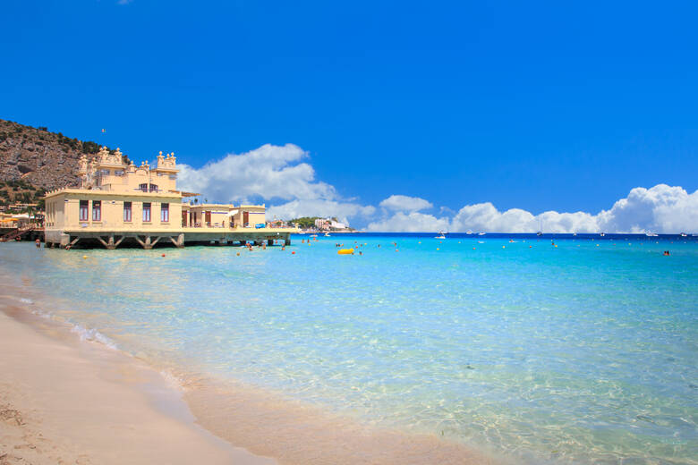 Mondello-Strand in der Nähe von Palermo