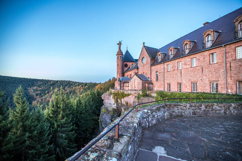 Sonnenaufgang in den Vogesen auf dem Odilienberg