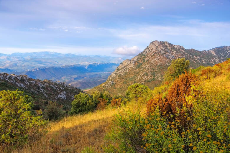 Herbstliche Landschaft in den Pyrenäen