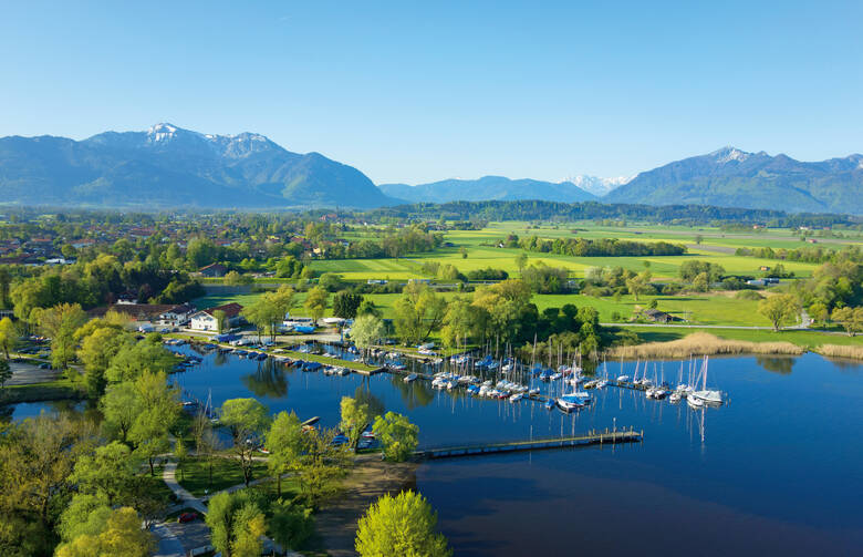 Boote auf dem Chiemsee in Bayern