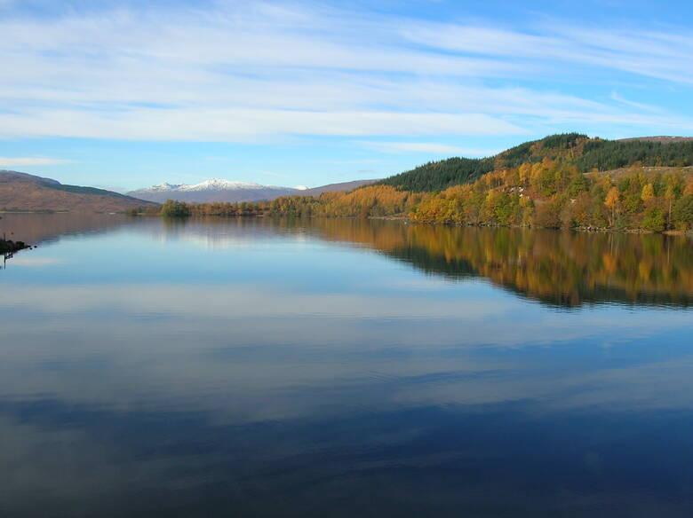 Süßwassersee in den schottischen Highlands 