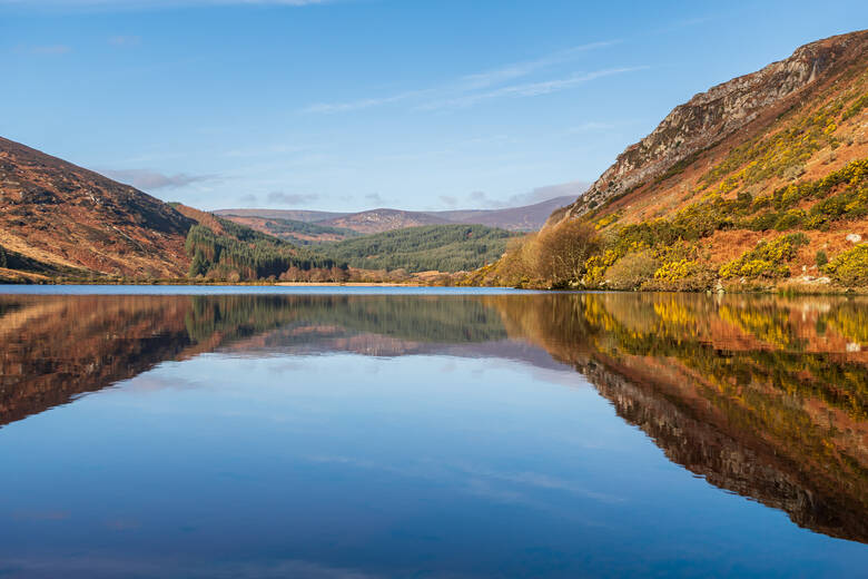 Lough Dan in Irland im Herbst