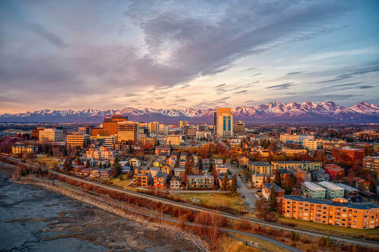 Sonnenuntergang über Anchorage in Alaska