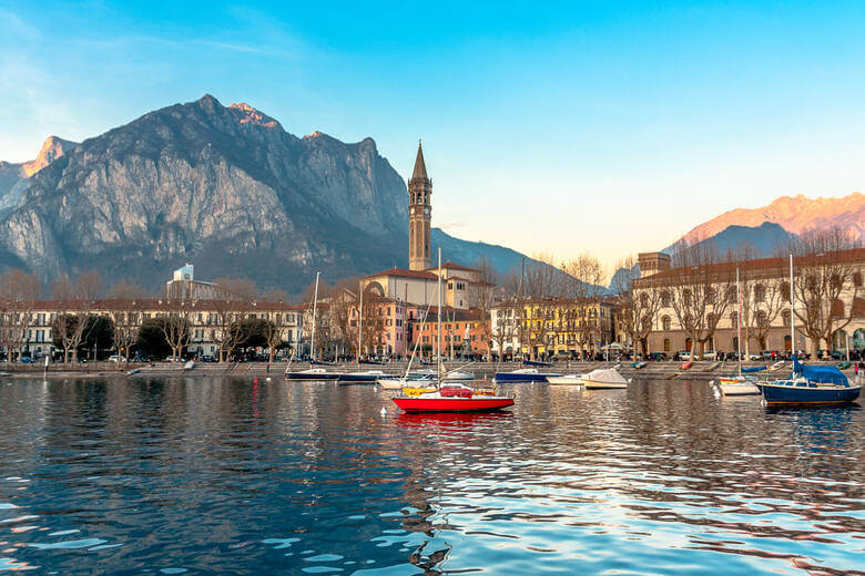 Die Stadt Lecco direkt am Comer See