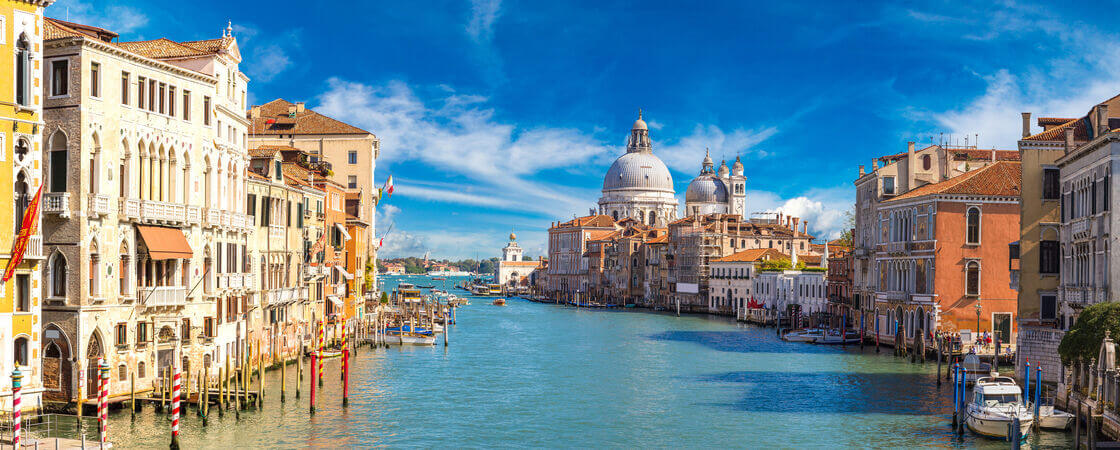 Blick auf den berühmten großen Kanal in Venedig