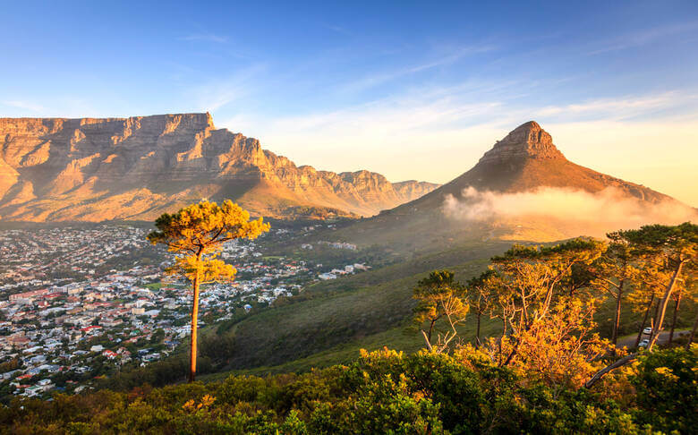 Sonnenuntergang über dem Lions Head und Kapstadt