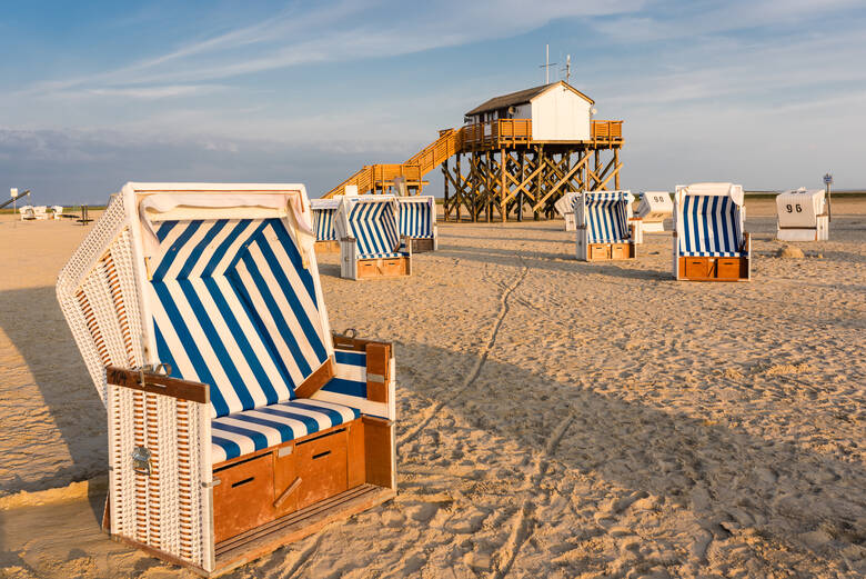 Strandkörbe in St.-Peter-Ording am Meer