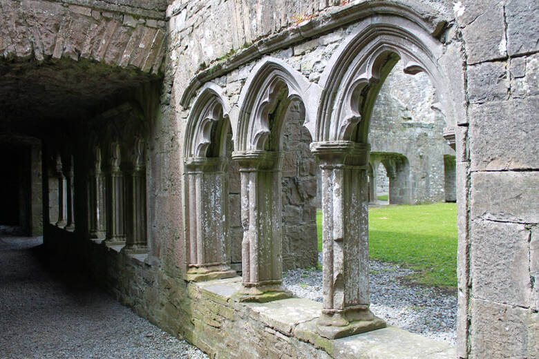Zisterzienserabtei aus dem 12. Jahrhundert in Irland
