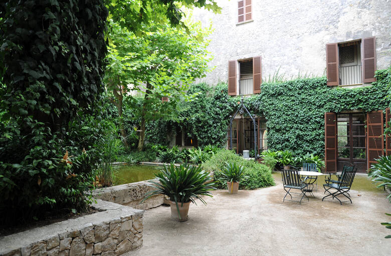 Terrasse in einem alten Herrenhaus auf Mallorca 