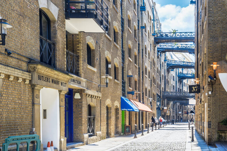 Historische Gasse in London in der Nähe der Themse 