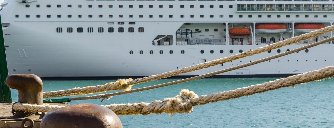 Schiffstau in einem Hafen auf Teneriffa