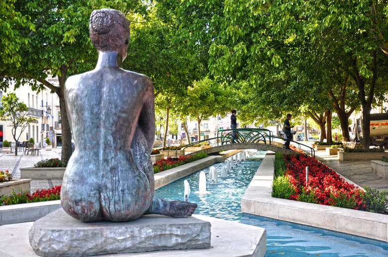 Statue am Fluss in Setubal, Portugal