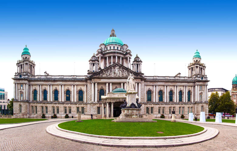 Die Belfast City Hall in der nordirischen Hauptstadt