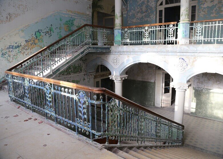 Treppe in den Beelitz-Heilstätten