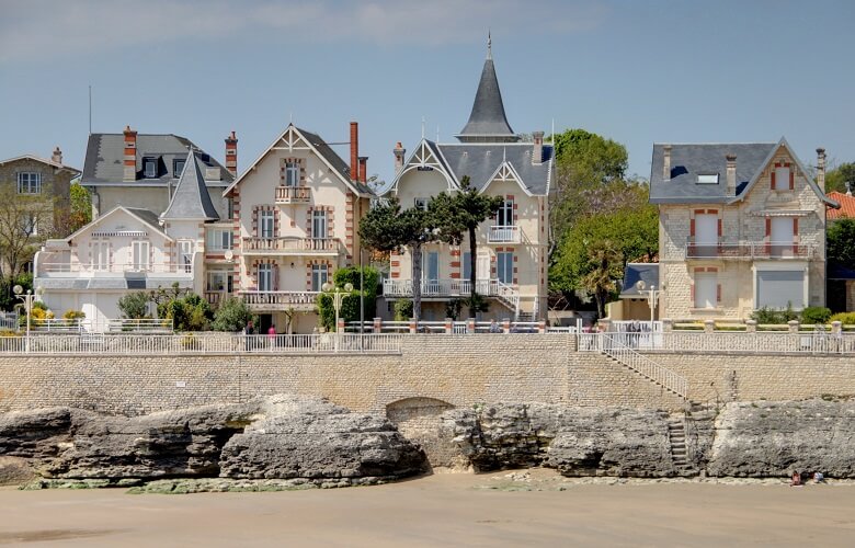 Häuser am Strand von Royan in Frankreich