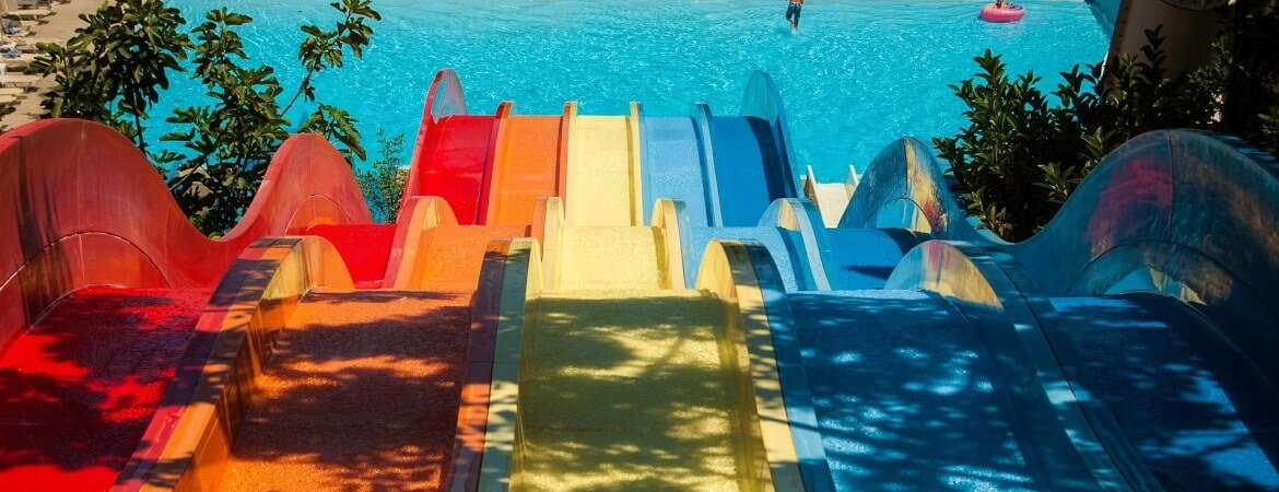 Schwimmbad-Erlebenisbad-Wasserrutschen