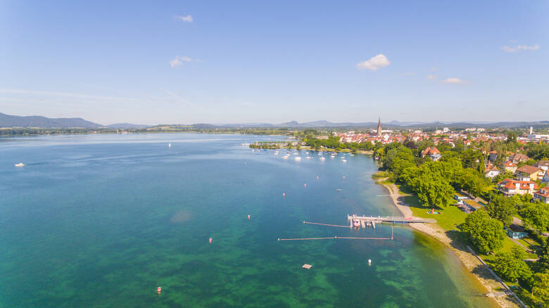 Blick von oben auf den Bodensee bei Radolfzell