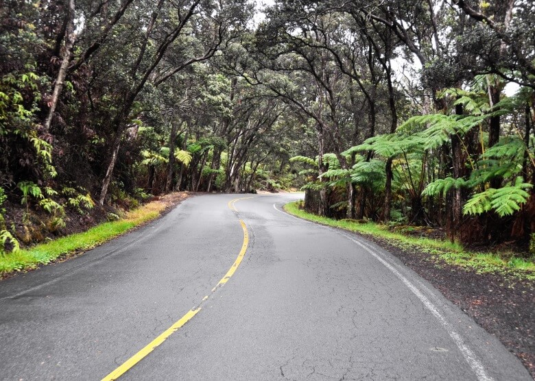 Straße im Hawaii Volcanoes National Park