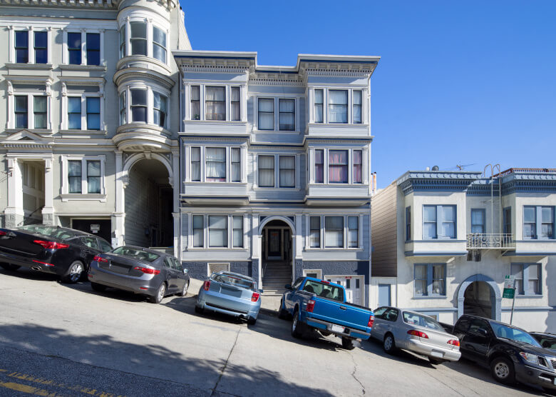 Parkende Autos in der Lombard Street