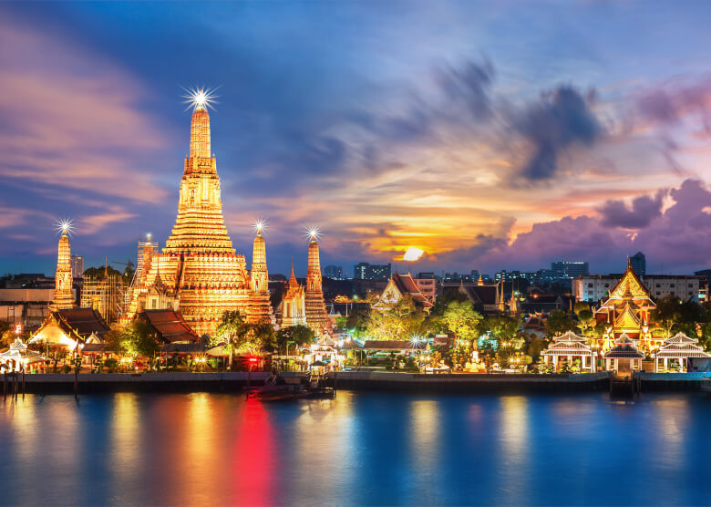 Der Wat Arun Tempel in Bangkok bei Nacht