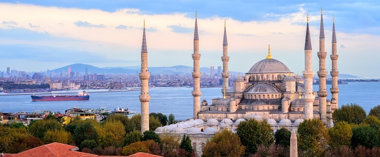 Blaue Moschee und Bosporus-Panorama in Istanbul