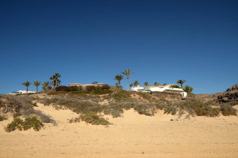 Hotels direkt hinter den Dünen am Strand 