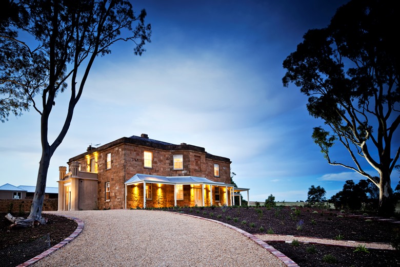 Drovers Run aus der Serie Mcleods Töchter in Australien, heute Kingsford Homestead Hotel