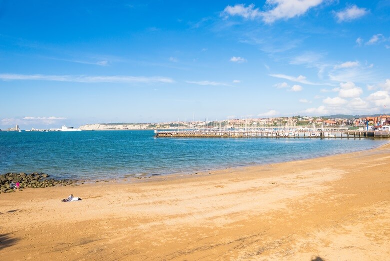 Stadtstrand Las Arenas in Bilbao, Nordspanien