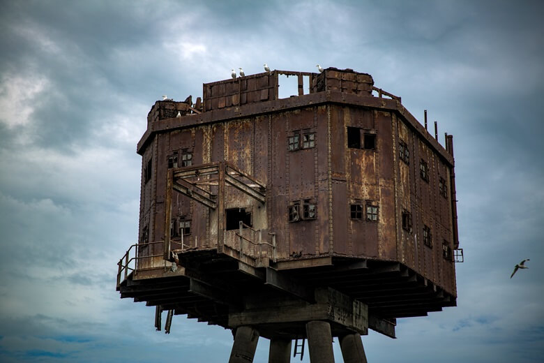 Nahaufnahme eines der Maunsell Forts vor Englands Küste bei Whitstable