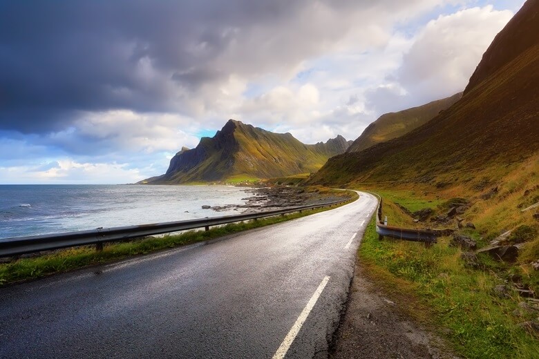 Straße auf den Lofoten