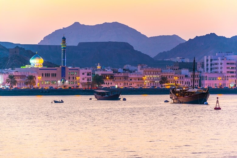 Der Hafen von Muscat am Abend