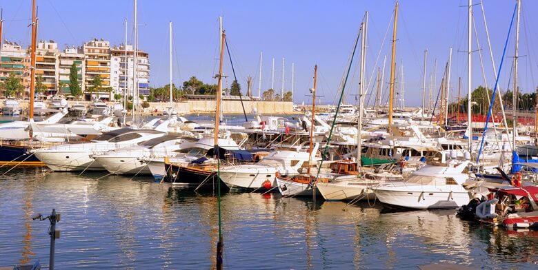 Hafen der griechischen Stadt Piräus