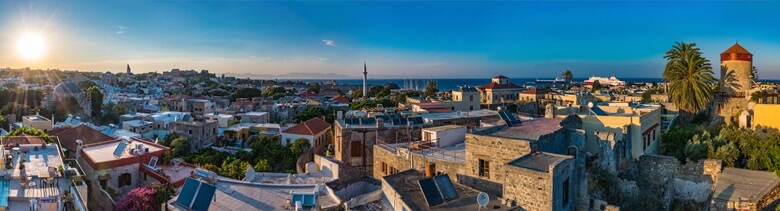 Blick über Rhodos-Stadt auf der griechischen Insel Rhodos