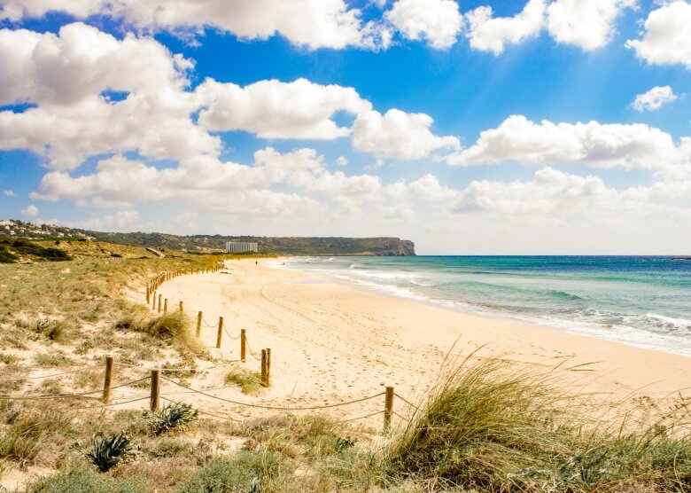 Strand Son Bou auf Menorca