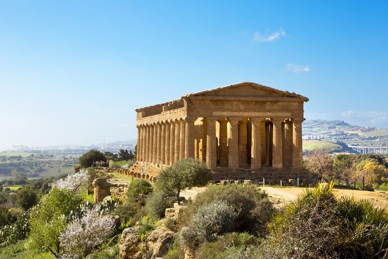 griechischer Tempel im alten Agrigent auf Sizilien