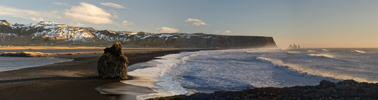 Schwarzer Strand von Vik i Myrdal auf Island