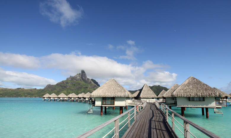 Bungalows am Mota Tape Strand auf den Bora Bora Inseln