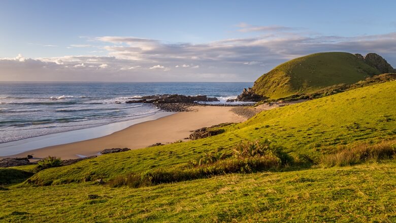 Strand an der ostafrikanischen wilden Küste