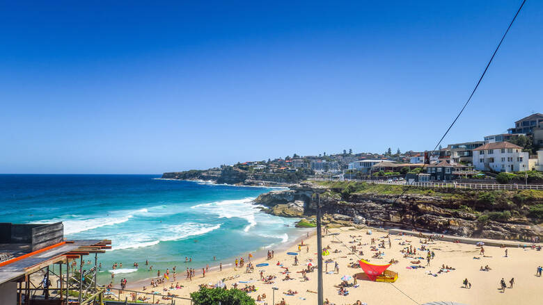 Badegäste am Cogee Beach in Sydney